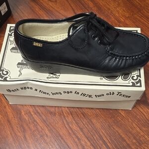 SAS Black Leather Lace-Up Shoes